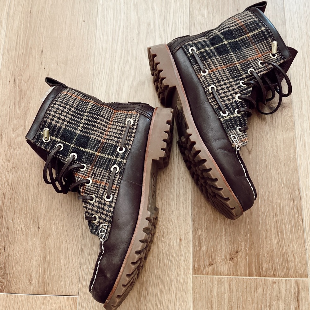 Tory Burch Amos Plaid Leather Lug Shearling Boot Rugged Timberland